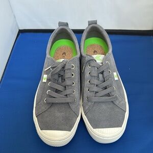 Cariuma Gray Women's Shoes